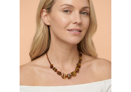 Намисто з бурштину